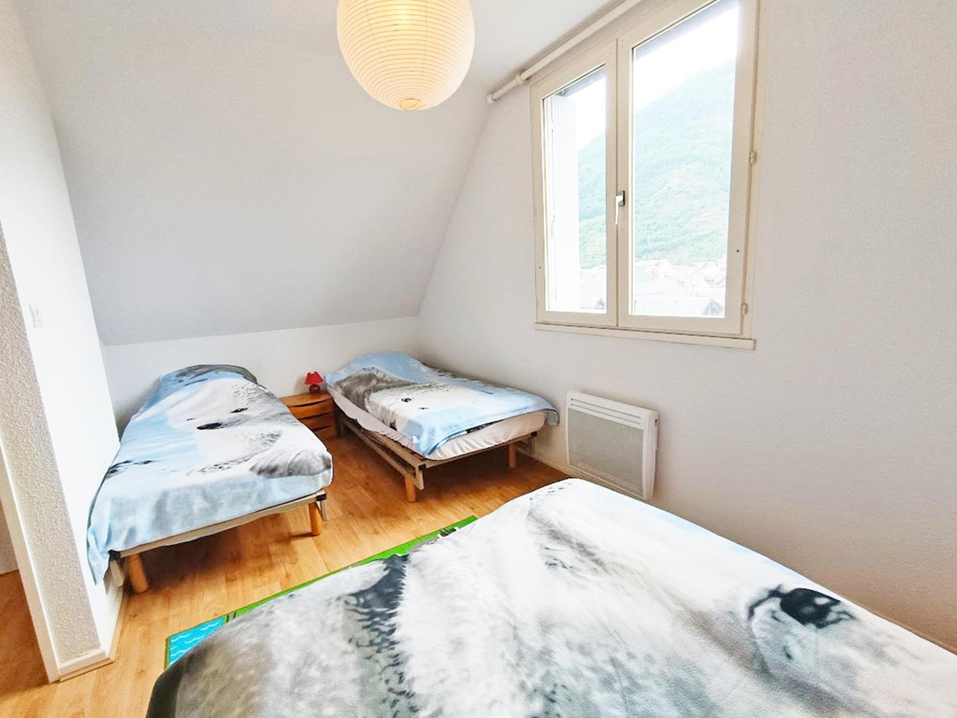 Ferienwohnung Chez Charlotte, T3 Duplex, Vue Montagne, Parking Gratuit, Ascenseur, 4 Personnes Bagnères-de-Luchon Exterior foto